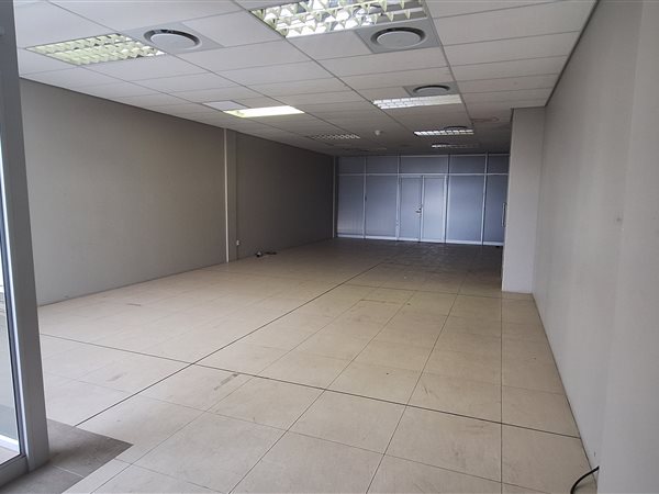 75  m² Commercial space