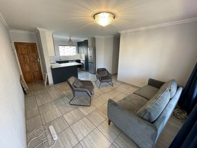 3 Bed Apartment in Newlands photo number 3