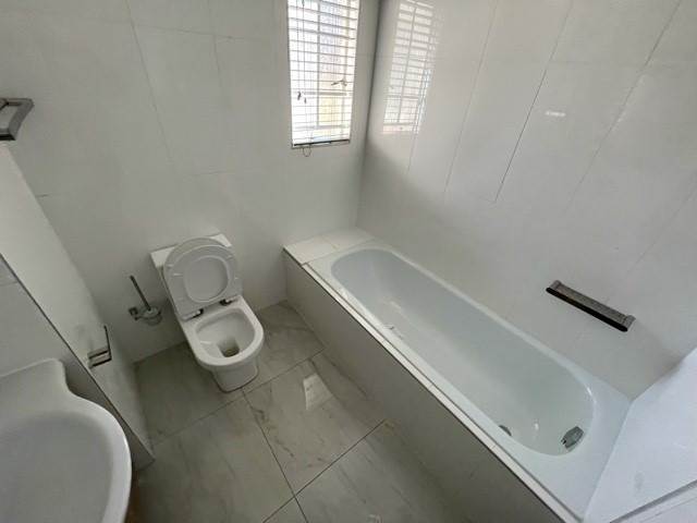 3 Bed Apartment in Newlands photo number 12