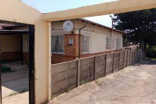 2 Bed House in West Turffontein photo number 19