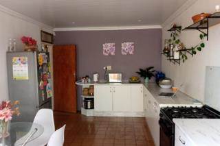2 Bed House in West Turffontein photo number 3