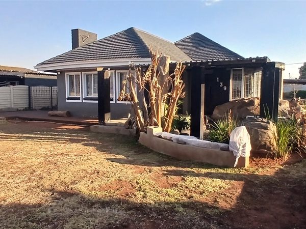 4 Bedroom House 4 Bedroom House