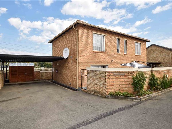 2 Bed Townhouse in Strubens Valley
