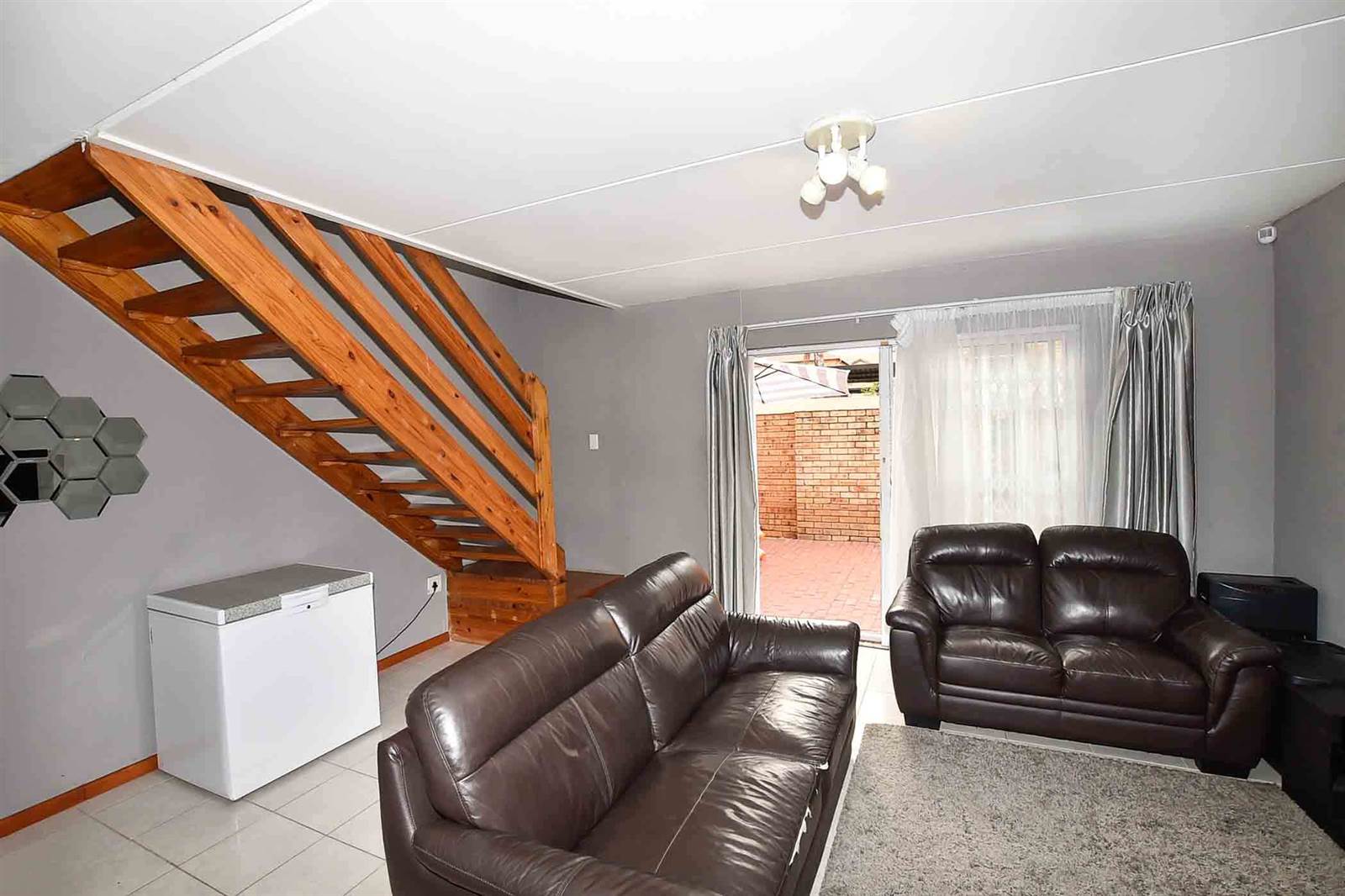 2 Bed Townhouse in Strubens Valley photo number 8