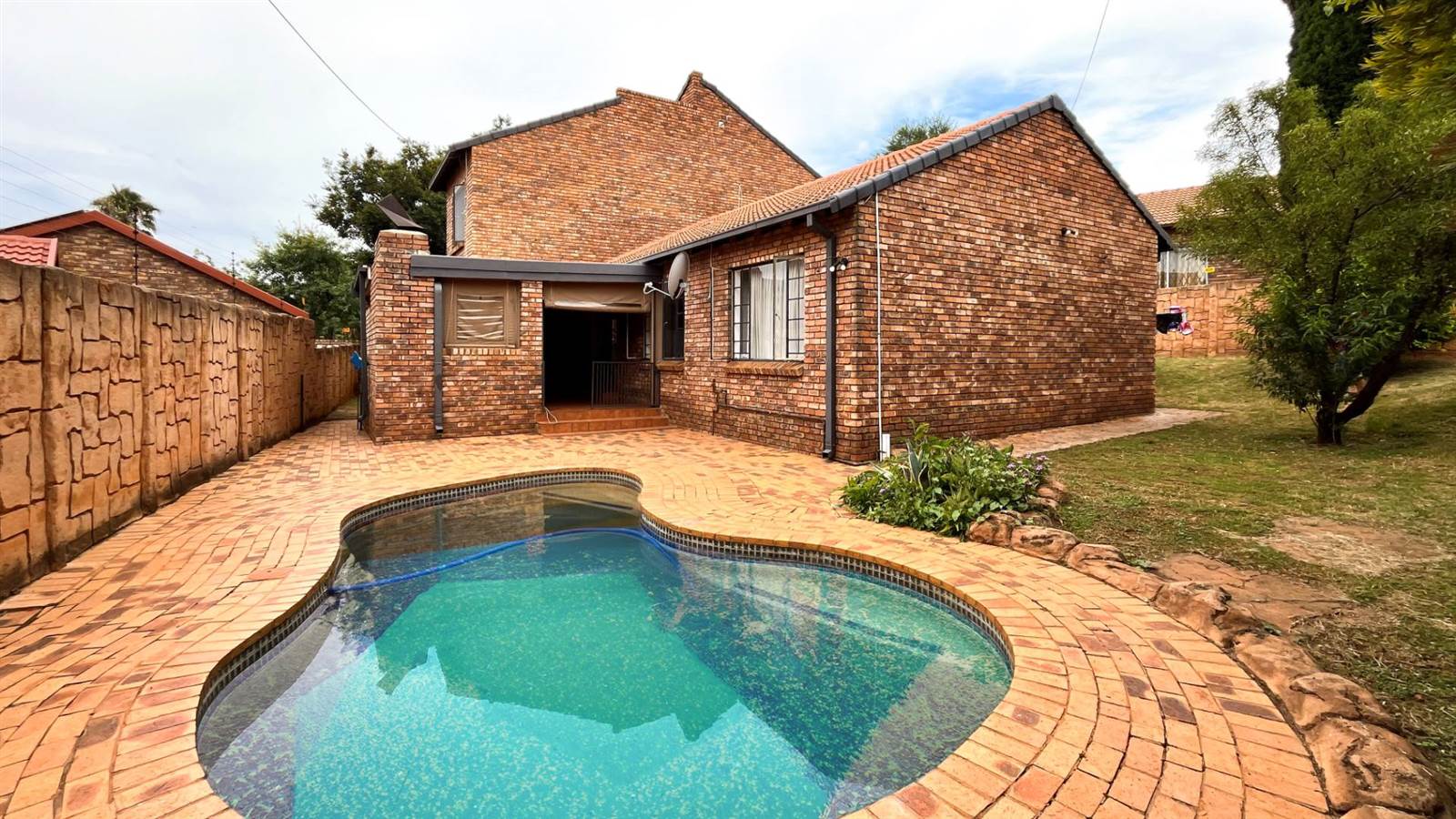 3 Bed House in Highveld photo number 1