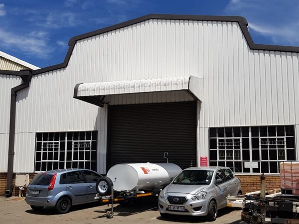 558  m² Industrial space in Jet Park