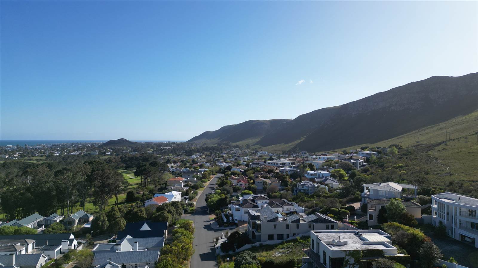 808 m² Land available in Hermanus Heights photo number 4