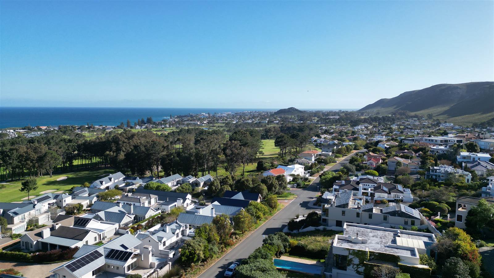 808 m² Land available in Hermanus Heights photo number 17