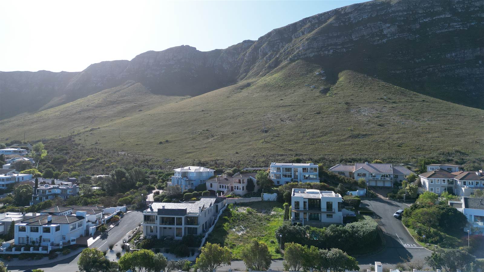 808 m² Land available in Hermanus Heights photo number 2