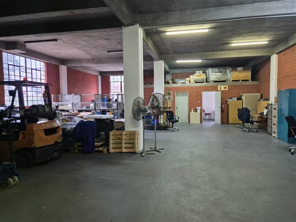 197  m² Industrial space
