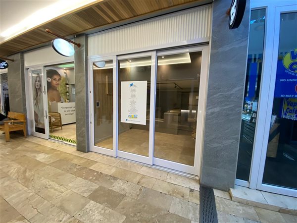 28.2999992370605  m² Retail Space in Camps Bay