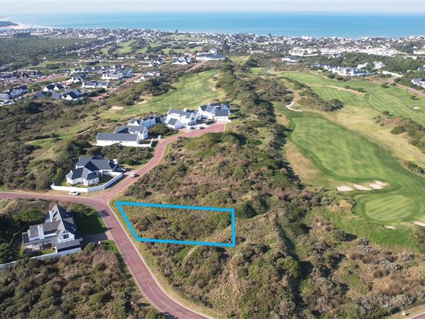 1500 m² Land available in St Francis Links