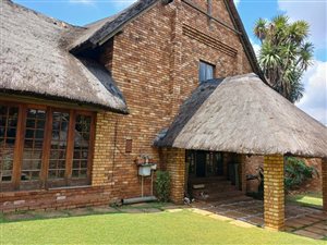 4 Bed House in Moreleta Park