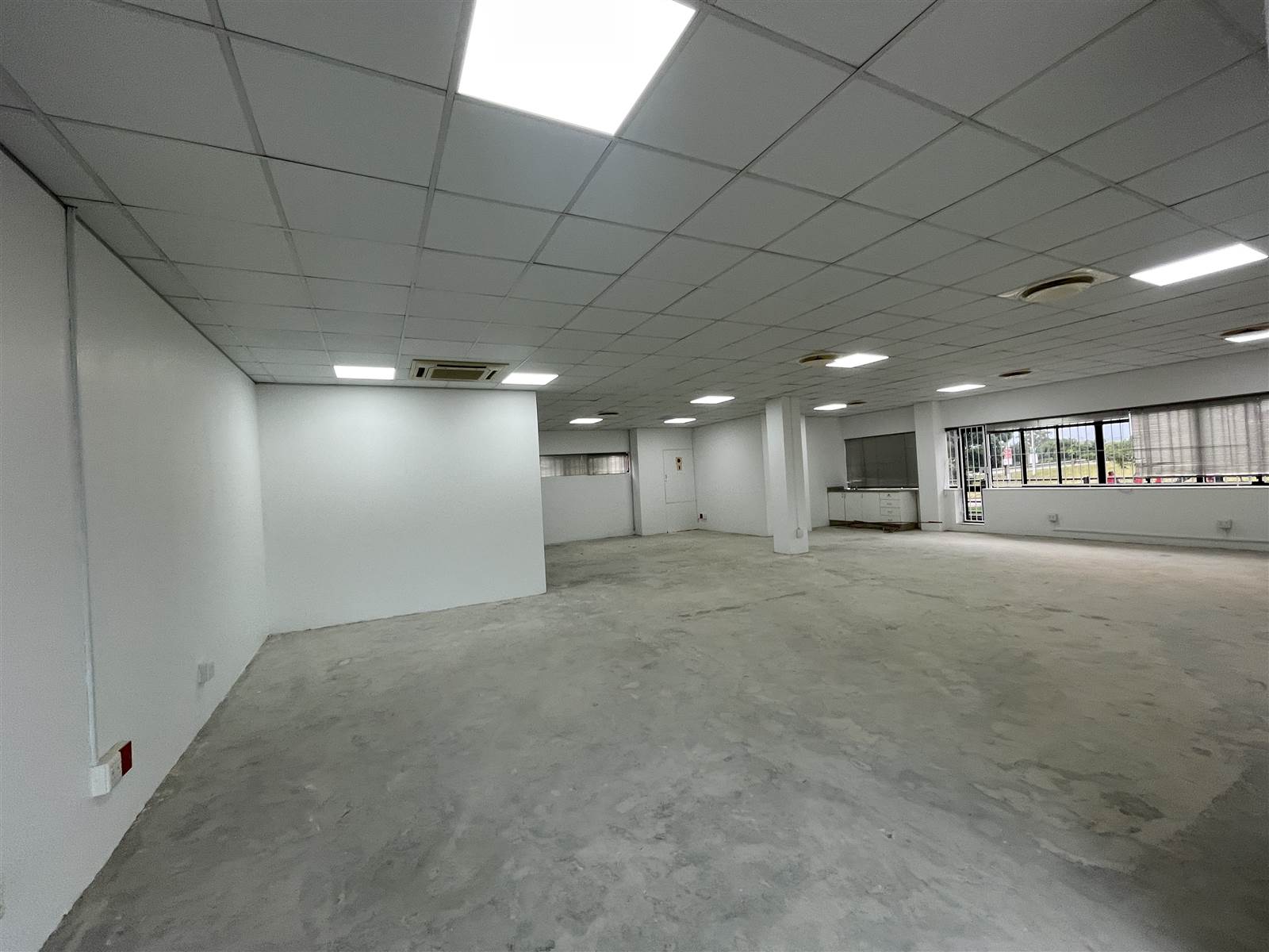 145  m² Retail Space in Westville photo number 2