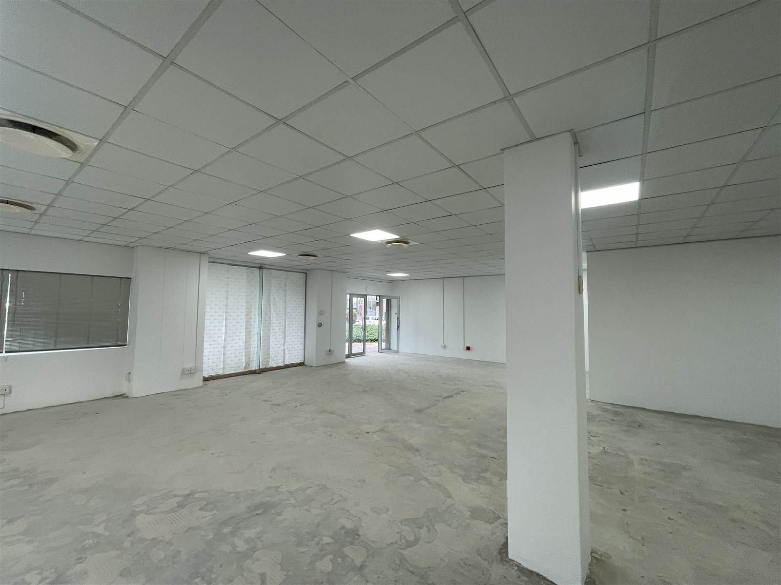 145  m² Retail Space in Westville photo number 9