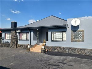 4 Bed House in Lennoxton