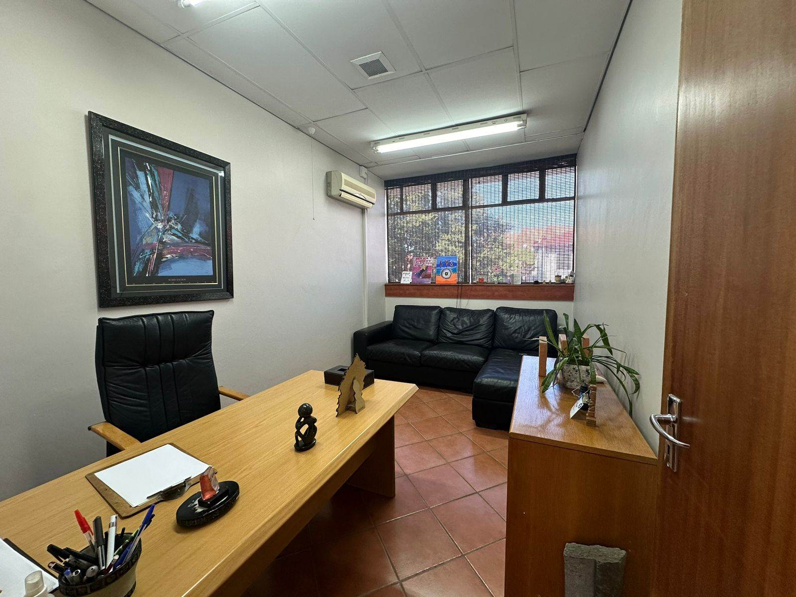 194  m² Commercial space in Rustenburg Central photo number 5