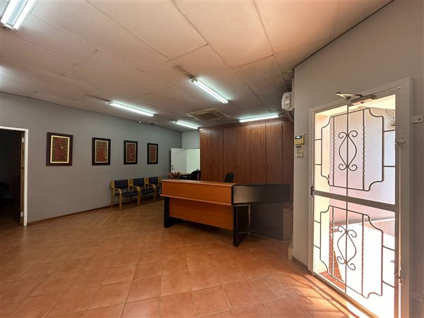 194  m² Commercial space in Rustenburg Central