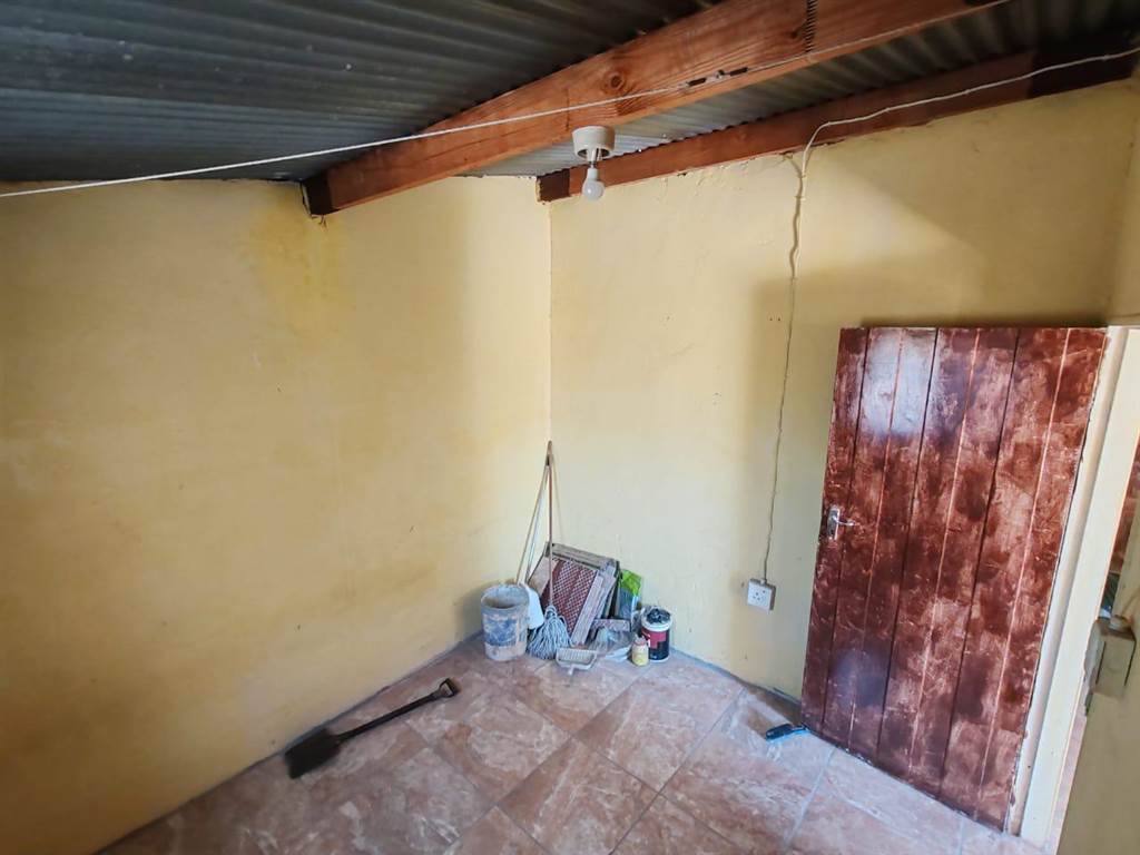 2 Bed House in Chris Hani photo number 14