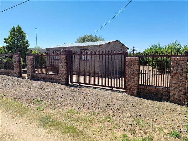 2 Bed House in Chris Hani
