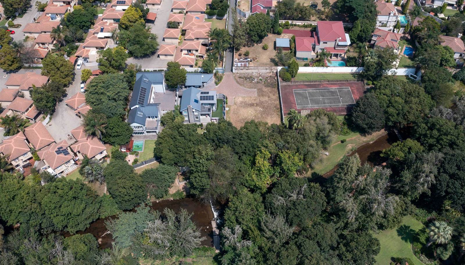 1600 m² Land available in Woodmead photo number 6