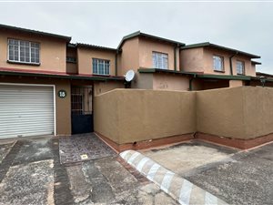 3 Bed Apartment in Springs Central