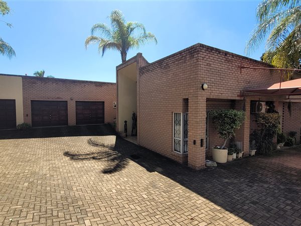5 Bedroom House 5 Bedroom House