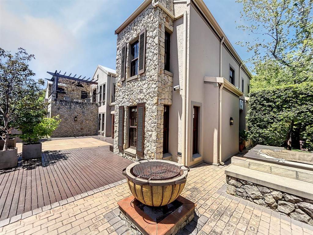 5 Bed House in Rietvalleirand photo number 18