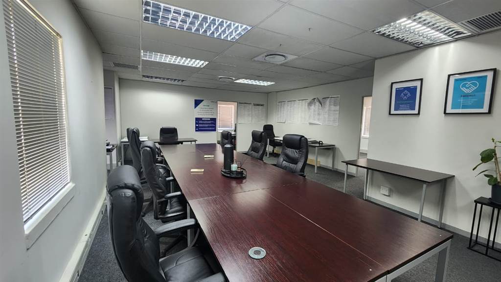 140  m² Commercial space in Centurion CBD photo number 14