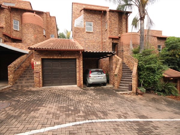 3 Bedroom Townhouse 3 Bedroom Townhouse