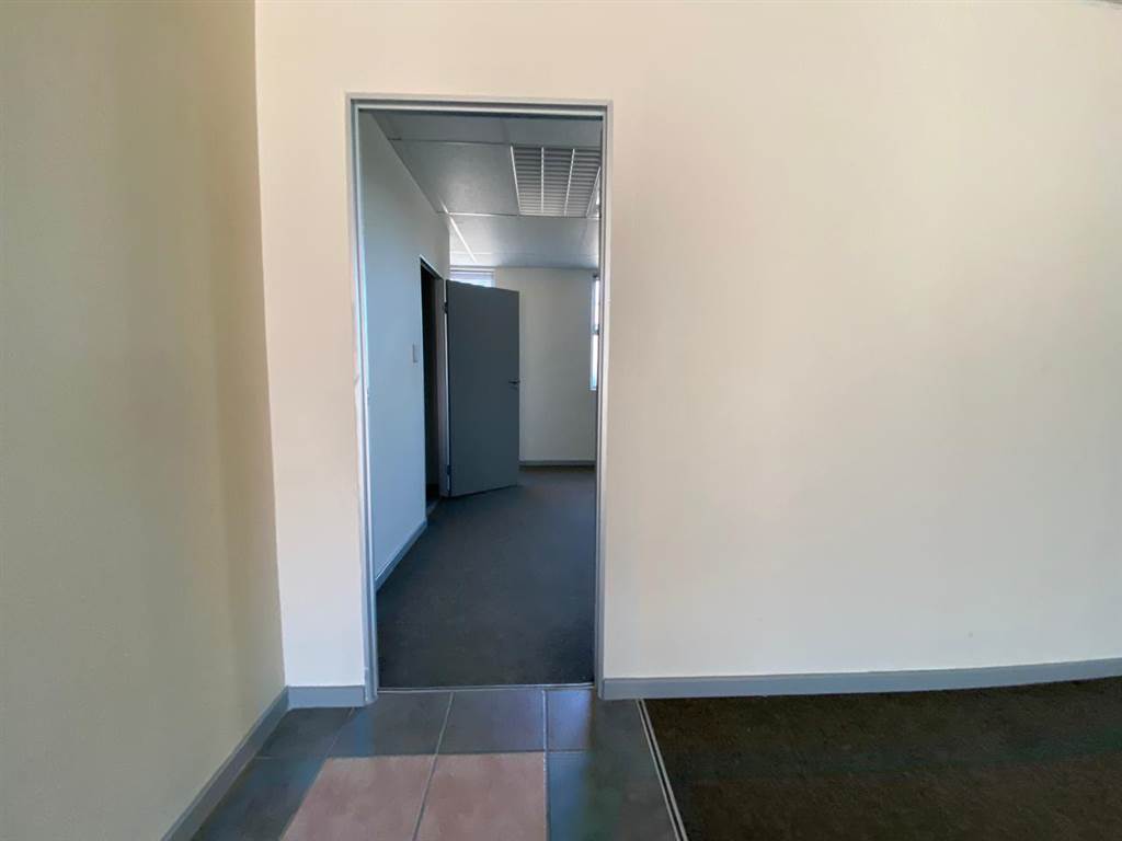 100  m² Commercial space in Milnerton Central photo number 28