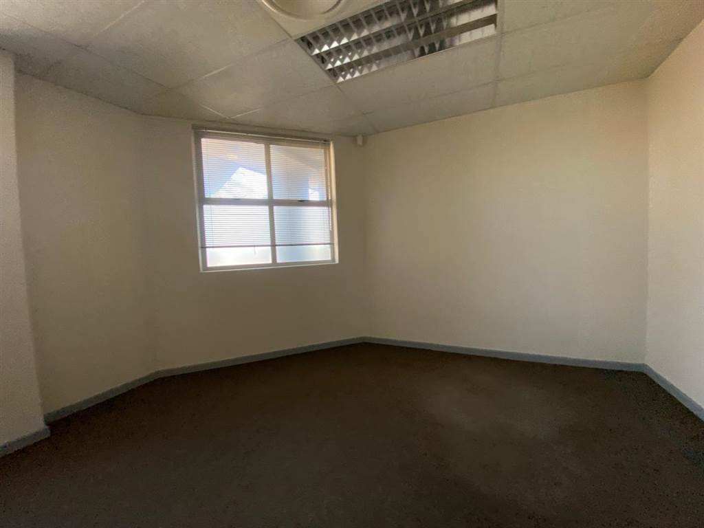 100  m² Commercial space in Milnerton Central photo number 15