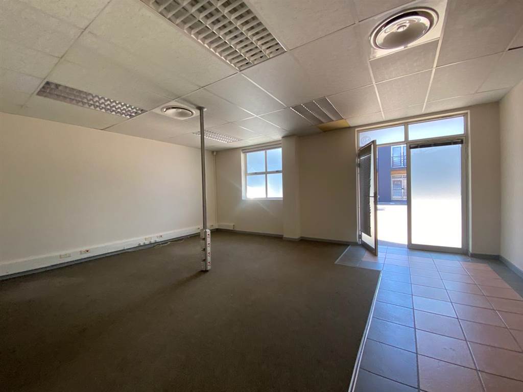100  m² Commercial space in Milnerton Central photo number 19