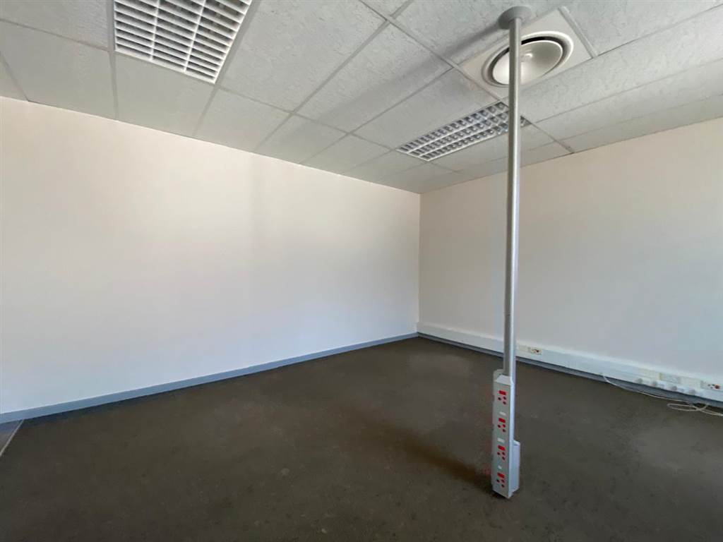 100  m² Commercial space in Milnerton Central photo number 22