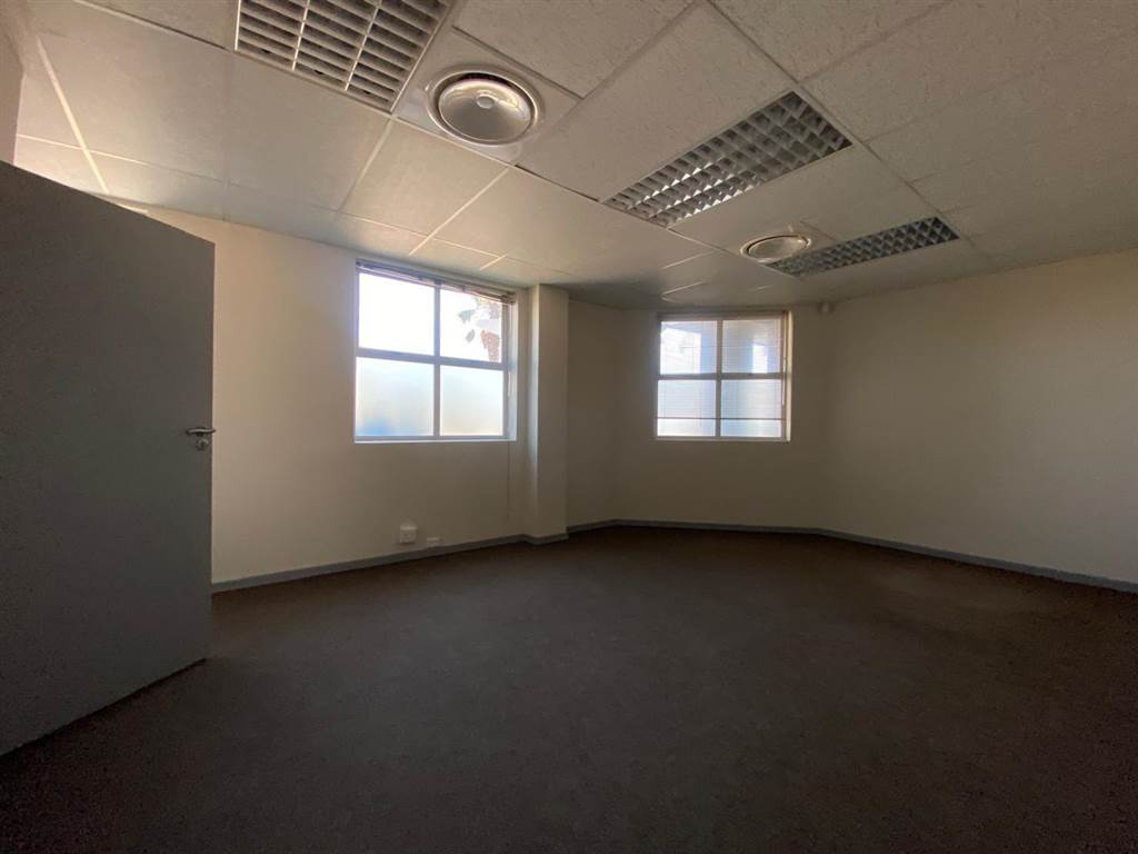 100  m² Commercial space in Milnerton Central photo number 25