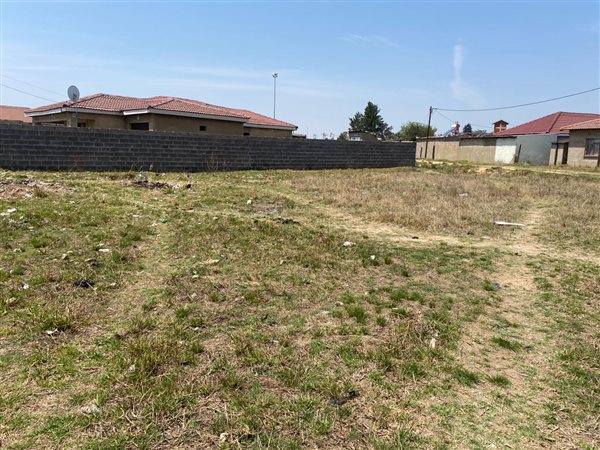 746 m² Land