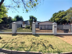 4 Bed House in Aston Manor