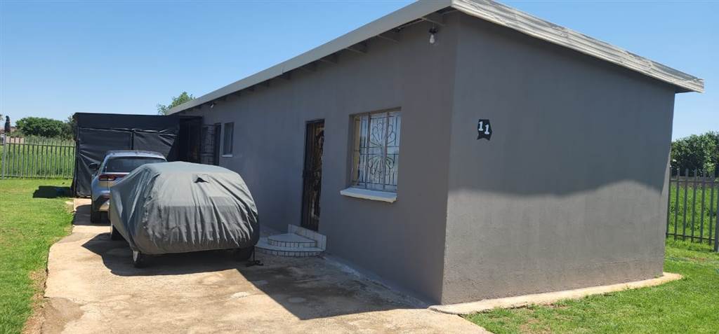 2 Bed House in Ventersdorp photo number 7