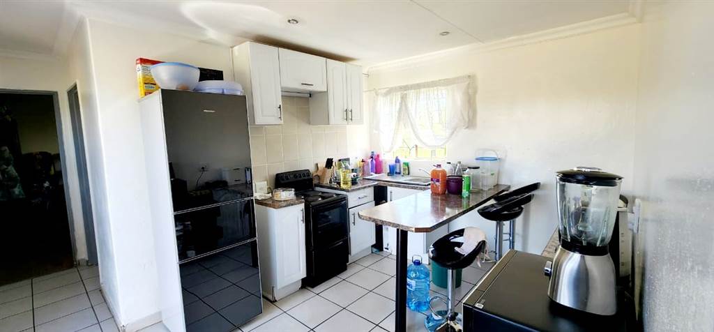 2 Bed House in Ventersdorp photo number 2