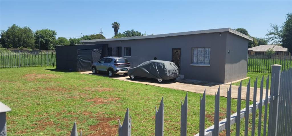 2 Bed House in Ventersdorp photo number 1