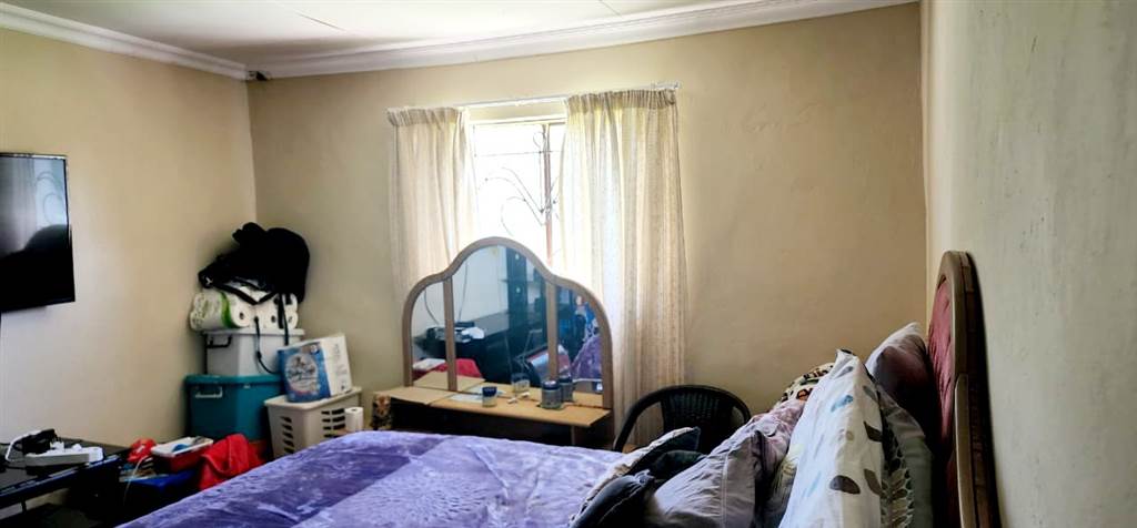 2 Bed House in Ventersdorp photo number 12