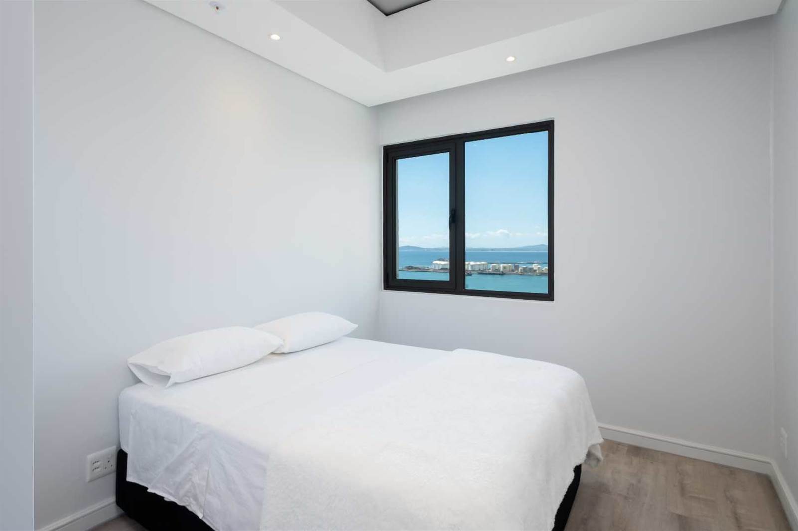 2 Bed Apartment in Foreshore photo number 18