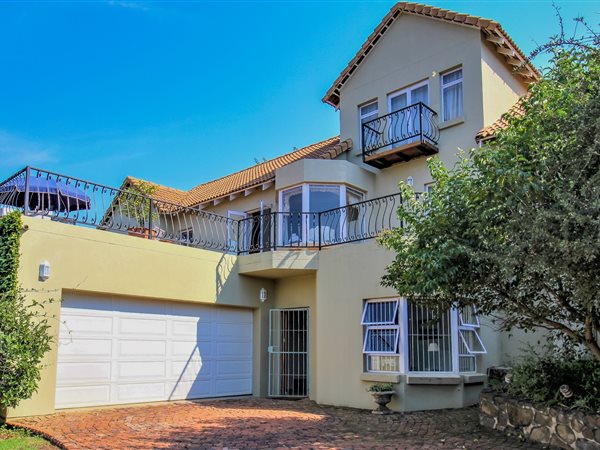 4 Bed House in Magalies Golf Estate