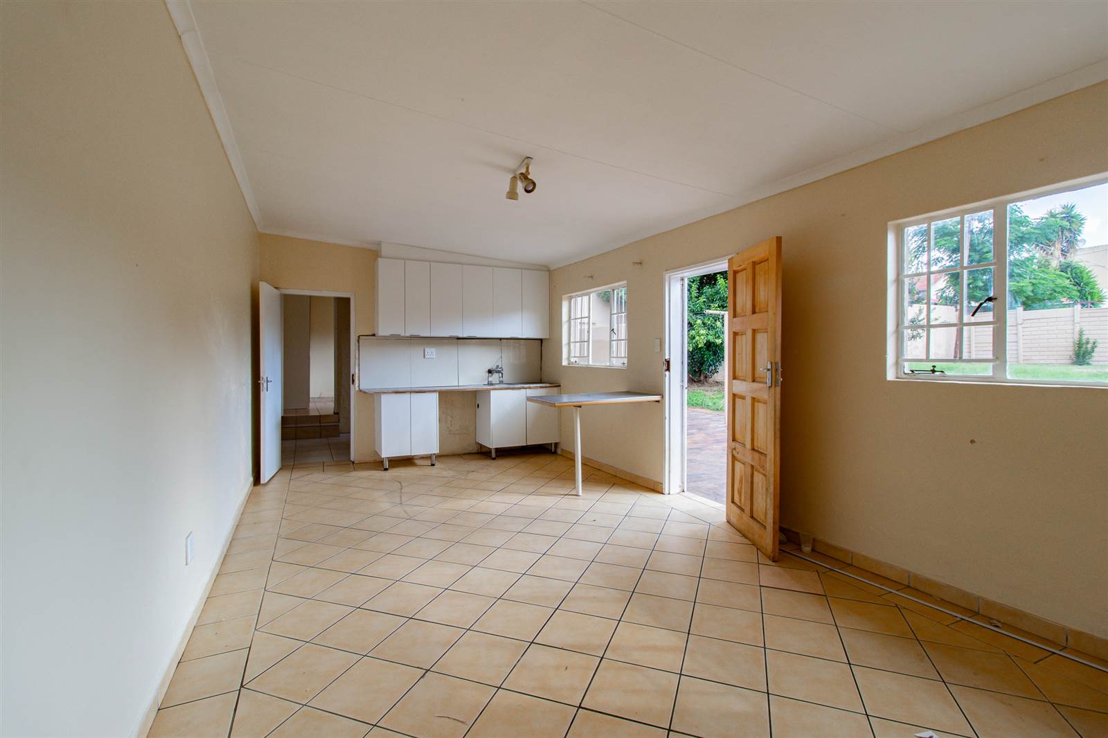 4 Bed House in Glenanda photo number 8