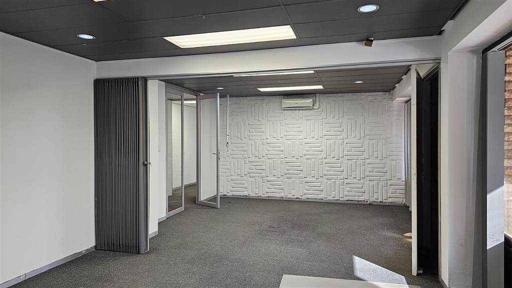 406  m² Office Space in Bedfordview photo number 9