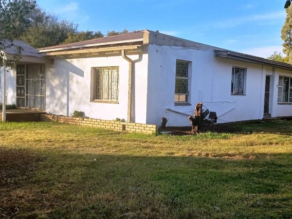 5 Bedroom House 5 Bedroom House