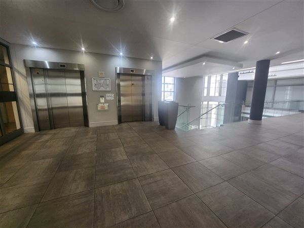 1 162  m² Commercial space