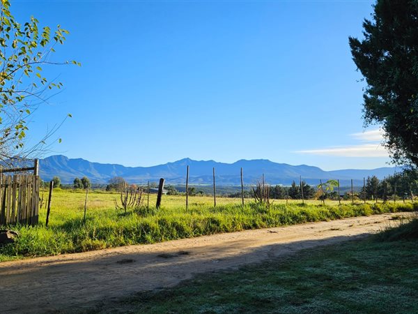 2 073 m² Smallholding 2 073 m² Smallholding
