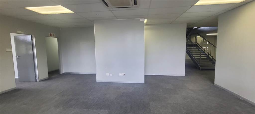 787  m² Commercial space in Isando photo number 16