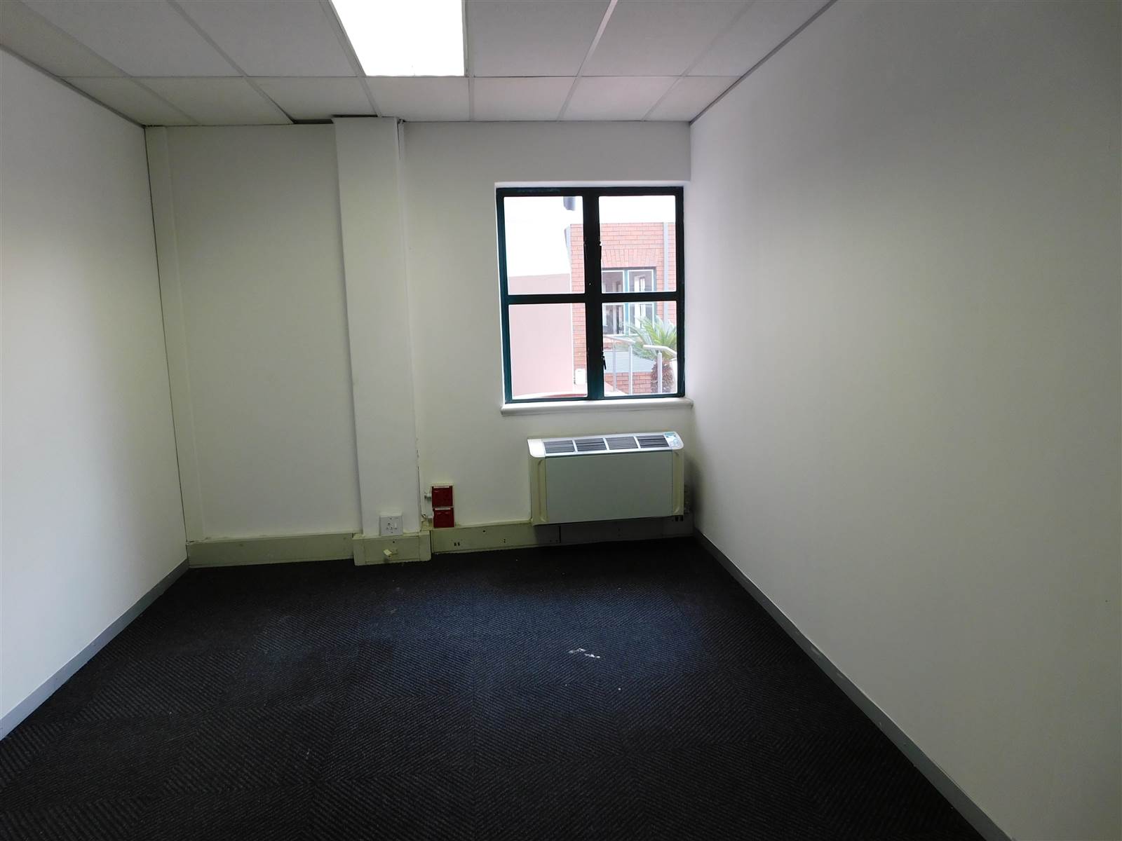 1049  m² Commercial space in Hyde Park photo number 15